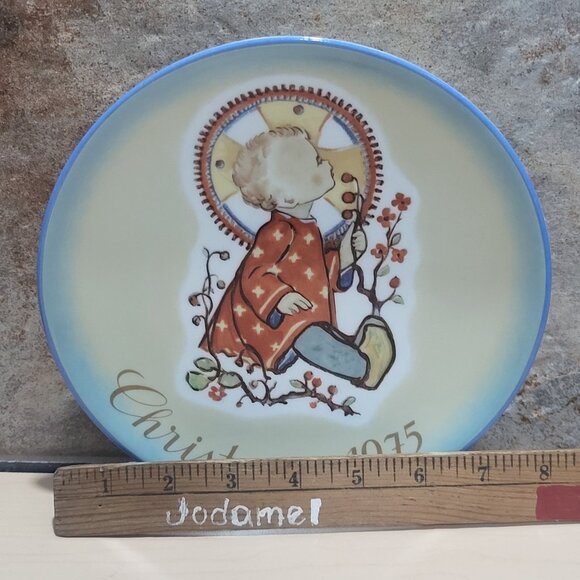 Schmid Hummel Christmas Plate 1975 Christmas Child Decorative Wall Hanging Plate - Picture 7 of 11